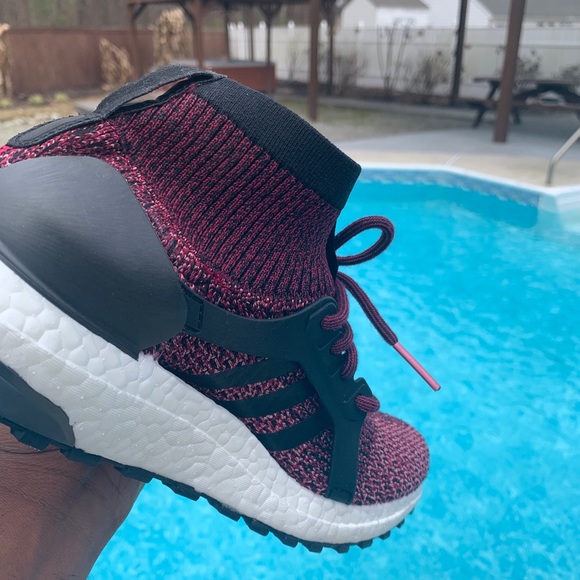 Adidas Ultraboost Continental Size 7 Womens - Picture 2 of 5